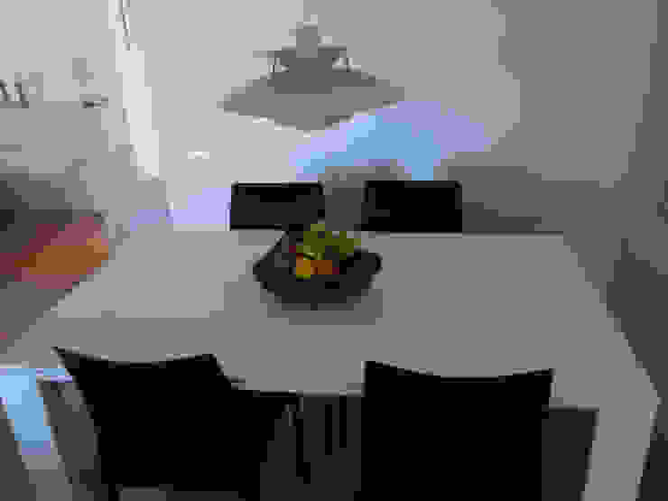 Una cocina con estilo abierta al comedor con zona office | homify