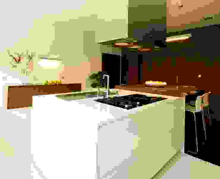 Кухни в . Автор – homify, Модерн   