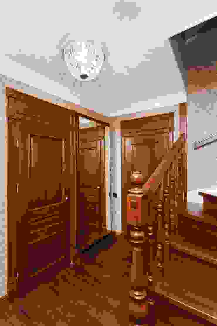 AGRAFFE design Pasillos, vestíbulos y escaleras de estilo clásico