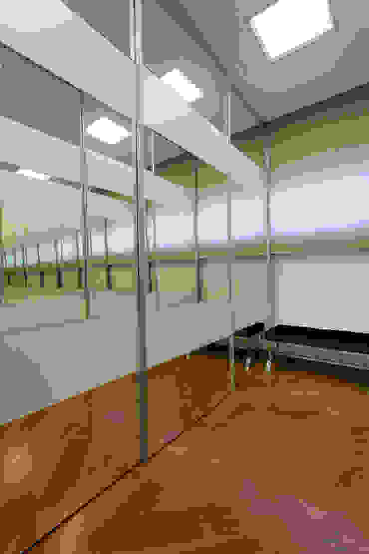 Arquiteto Aquiles Nícolas Kílaris Modern dressing room