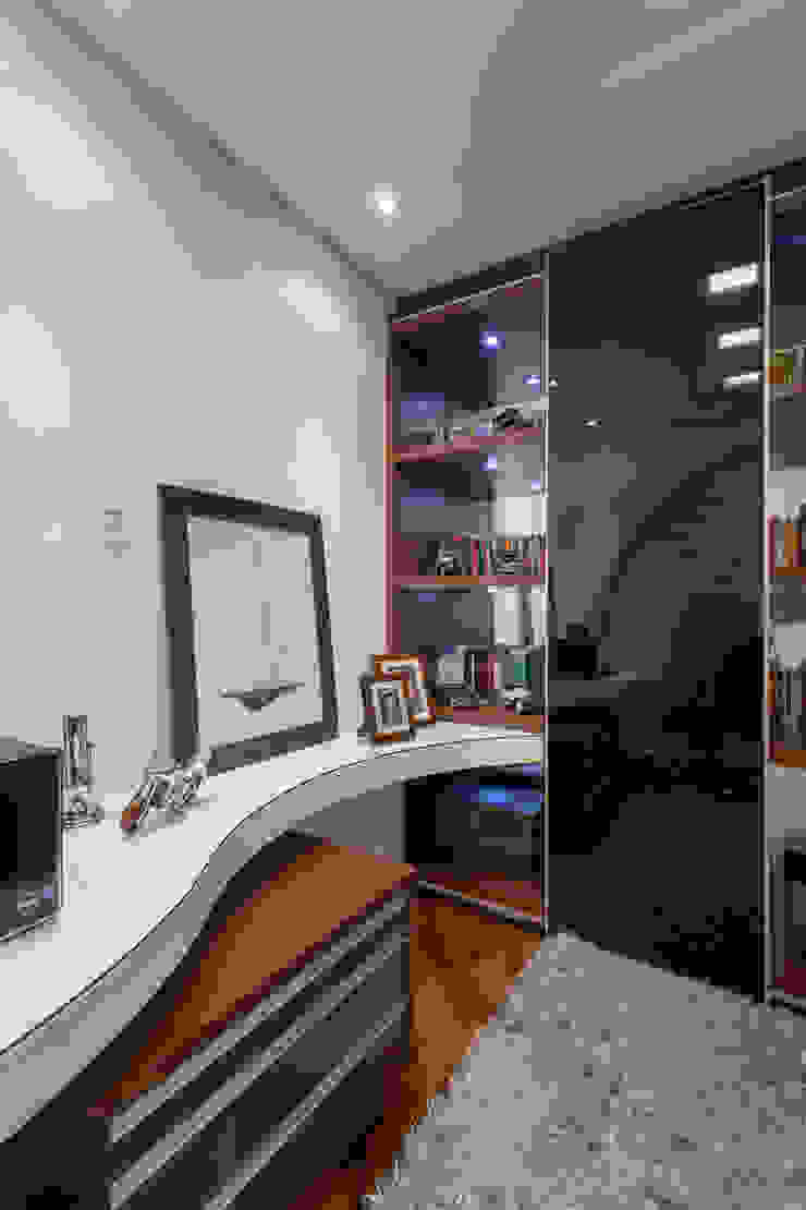 Arquiteto Aquiles Nícolas Kílaris Modern study/office