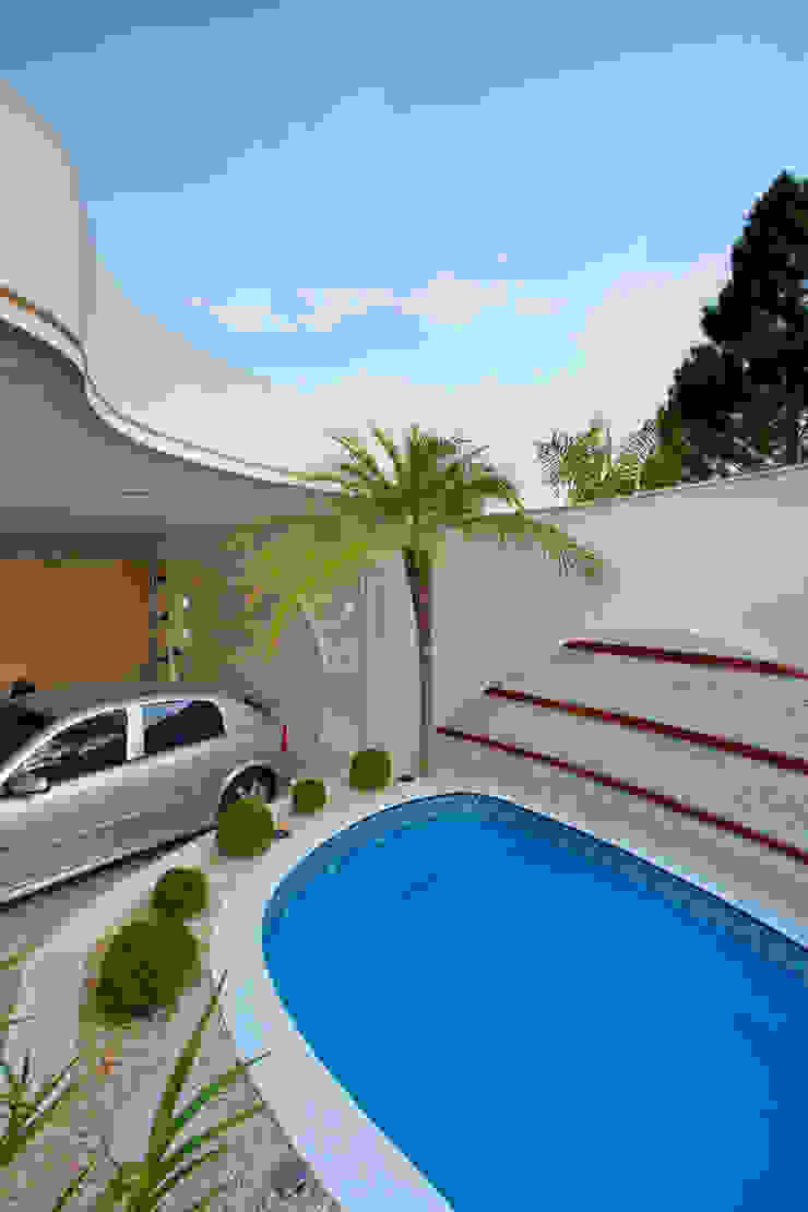 Designer de Interiores e Paisagista Iara Kílaris Casas estilo moderno: ideas, arquitectura e imágenes