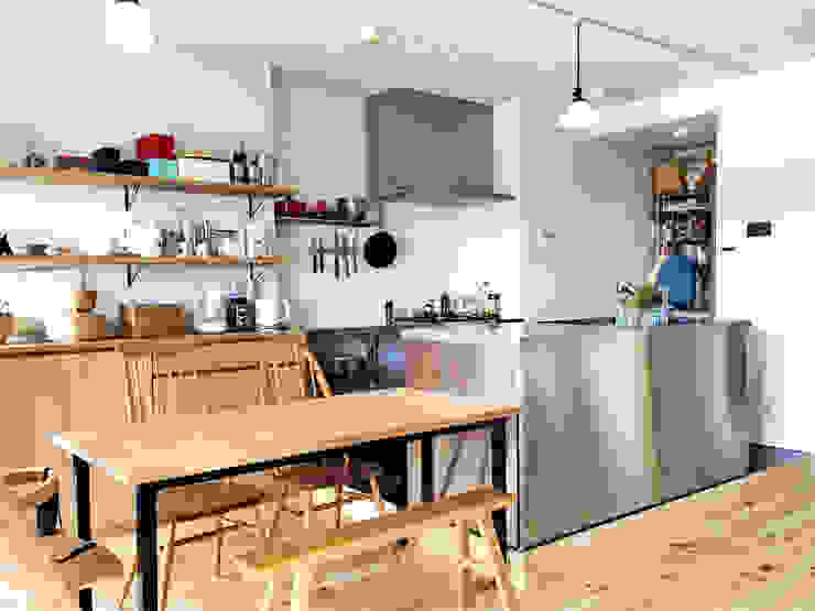 家族と共に成長する家, GRID DESIGN 株式会社 GRID DESIGN 株式会社 Scandinavian style dining room