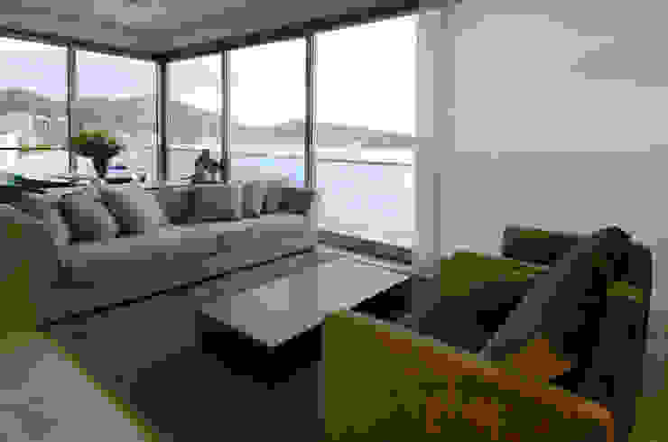 A31 Residência Canisio Beeck Arquiteto Salas de estar modernas