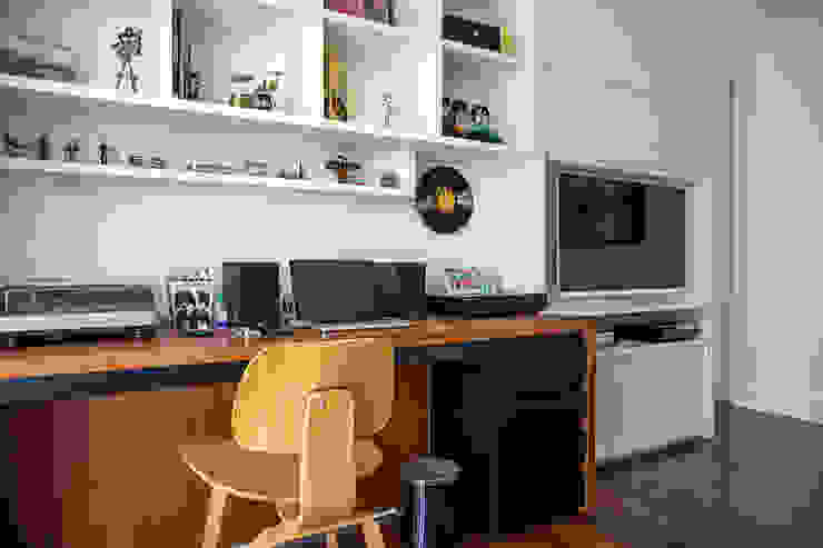 apartamento LAC Quartos modernos por Raquel Junqueira Arquitetura Moderno