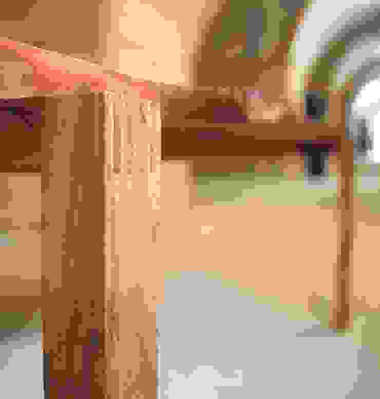 Esstisch Massivholz Mit Naturlicher Baumkante Jeder Tisch Ein Unikat By Mobeltischlerei Fabry Gmbh Co Kg Homify