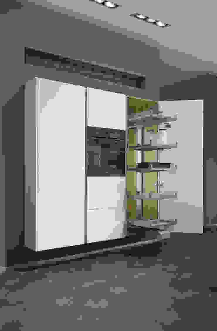 Küchenbau in Perfektion, Tischlerei Tolinzki Tischlerei Tolinzki Modern kitchen Storage