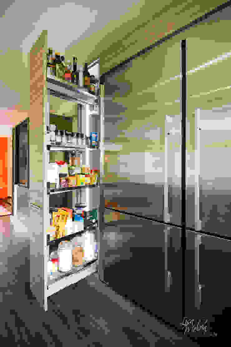 Countryside Retreat - Living Space, Lisa Melvin Design Lisa Melvin Design Modern kitchen Cabinets & shelves