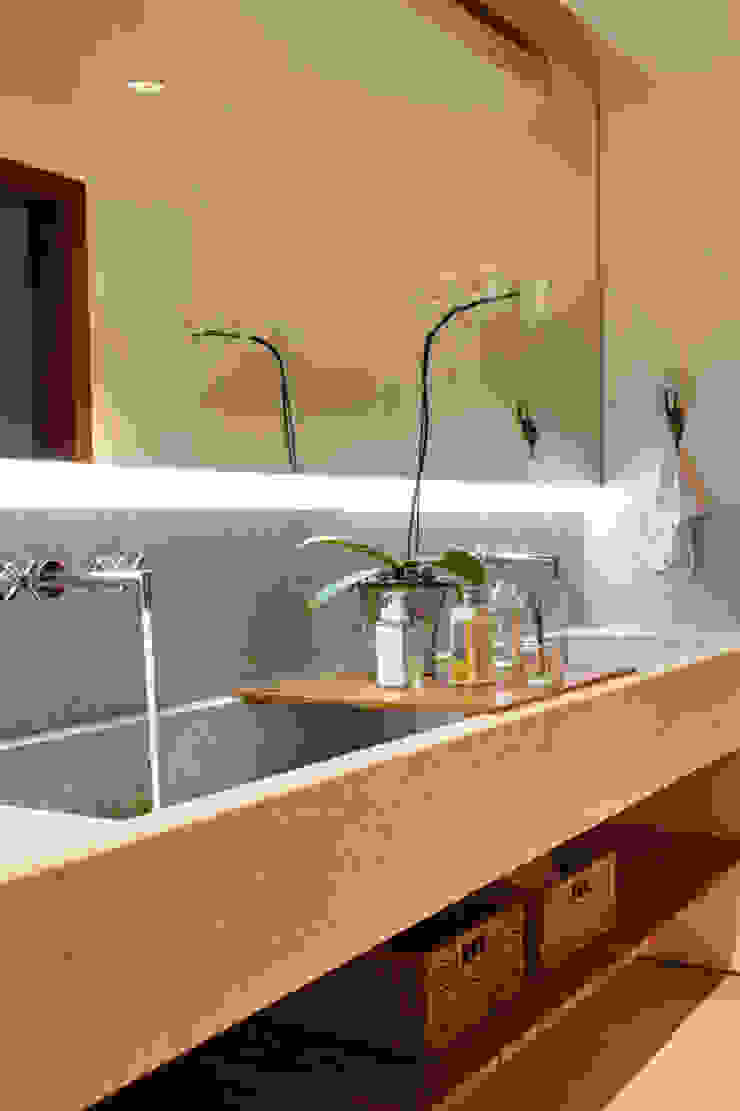 casa CR Raquel Junqueira Arquitetura Banheiros modernos