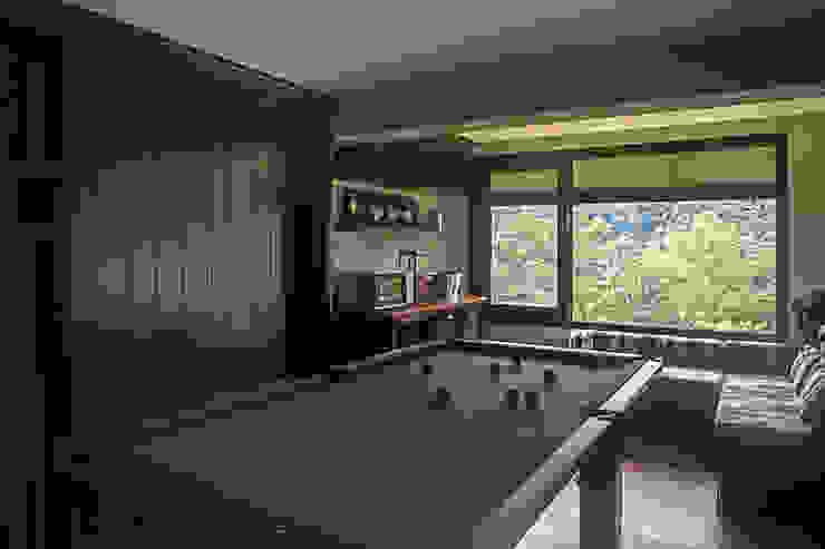 casa CR Raquel Junqueira Arquitetura Salas de estar campestres