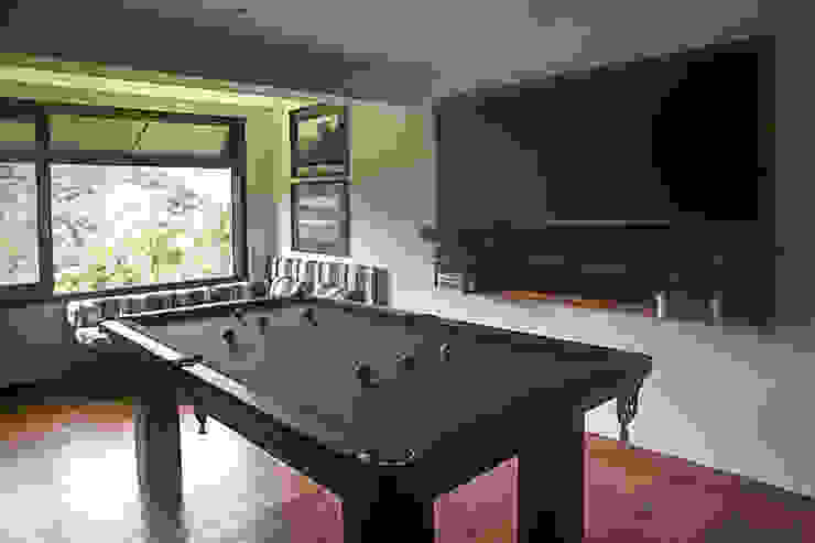 casa CR Raquel Junqueira Arquitetura Salas de estar campestres