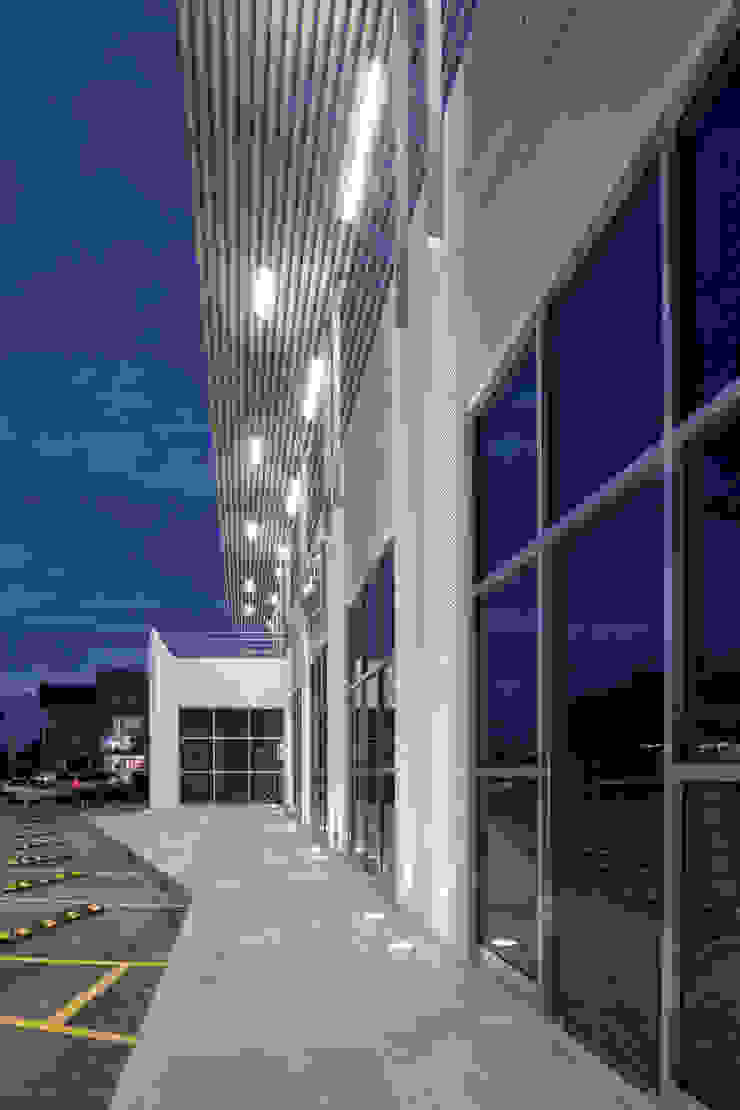 Espaços comerciais minimalistas por ARQUITECTURA EN PROCESO Minimalista