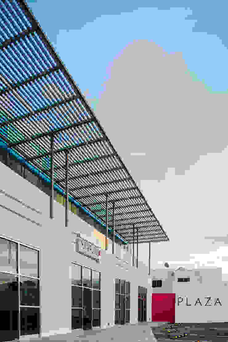 Espaços comerciais minimalistas por ARQUITECTURA EN PROCESO Minimalista