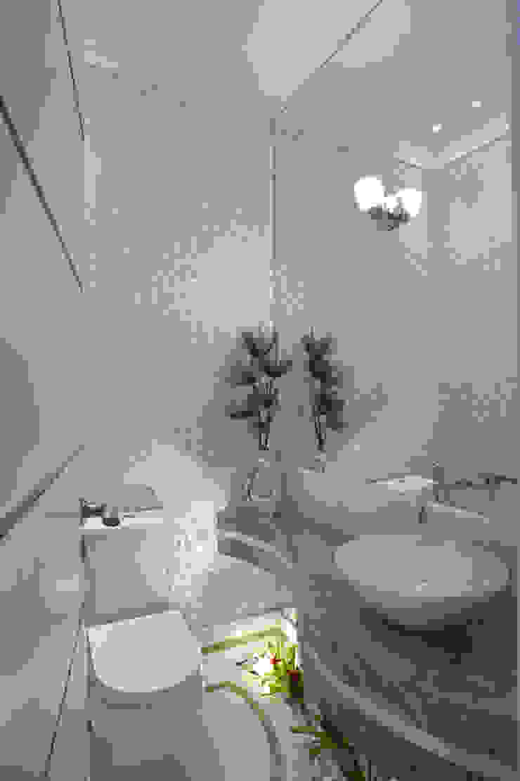 Casa da Serra Arquiteto Aquiles Nícolas Kílaris Banheiros modernos