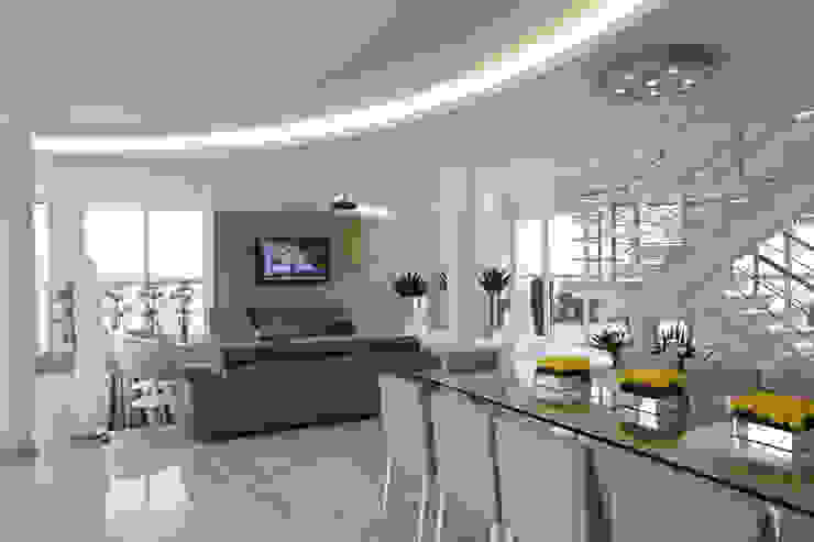 Casa da Serra Arquiteto Aquiles Nícolas Kílaris Salas de jantar modernas