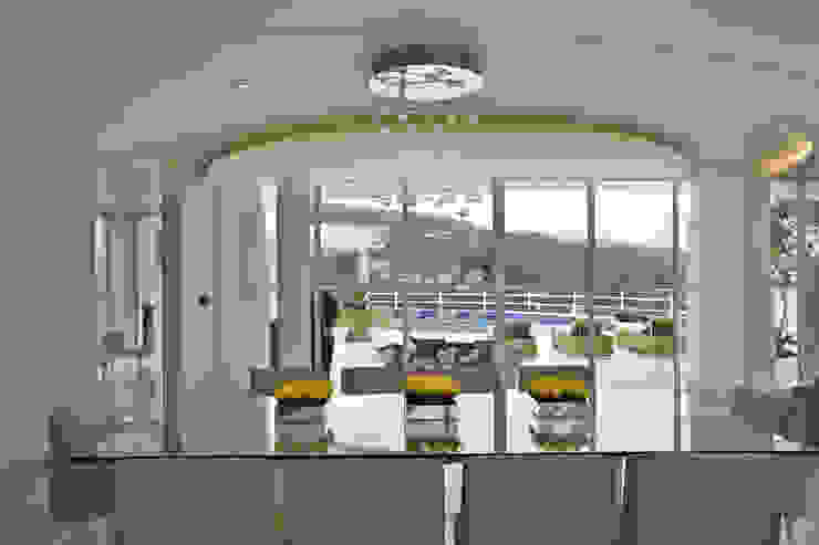 Casa da Serra Arquiteto Aquiles Nícolas Kílaris Salas de jantar modernas