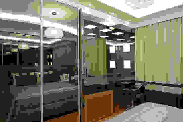 Casa da Serra Arquiteto Aquiles Nícolas Kílaris Quartos modernos