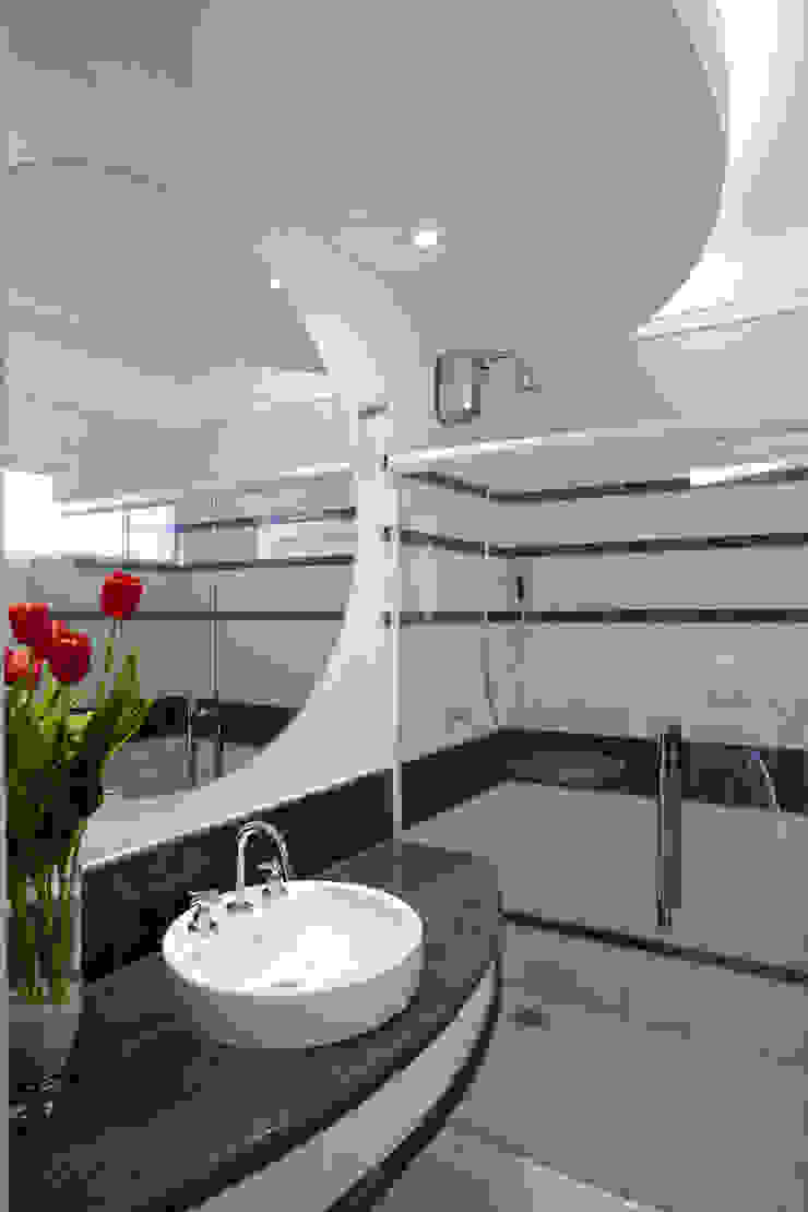 Casa da Serra Arquiteto Aquiles Nícolas Kílaris Banheiros modernos