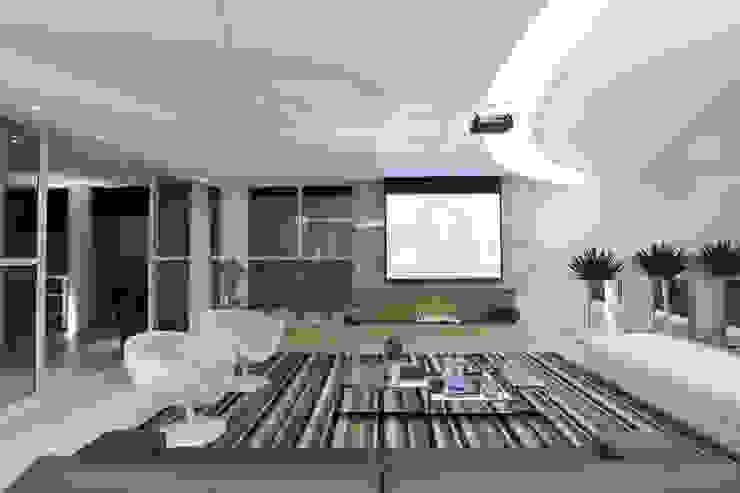 Casa da Serra Arquiteto Aquiles Nícolas Kílaris Salas multimídia modernas