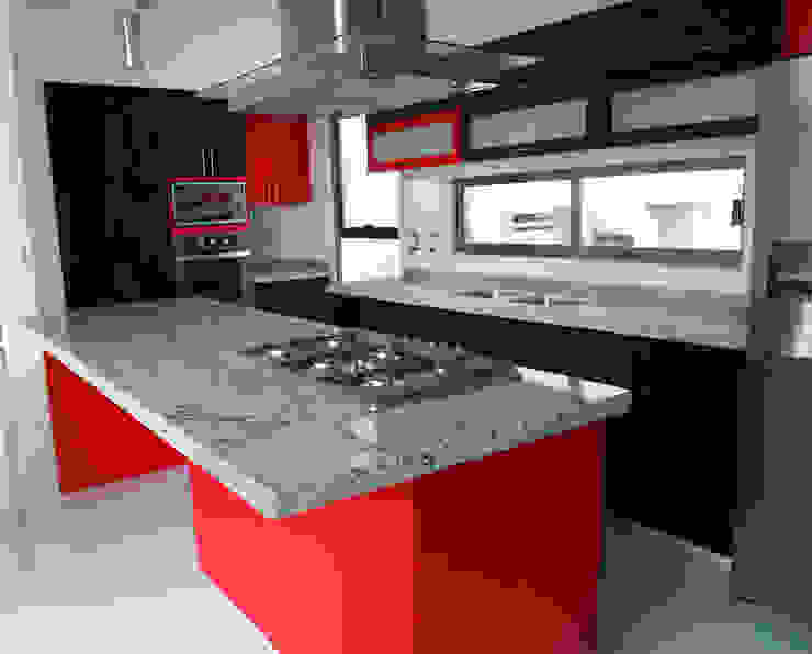 Cocinas, Amarillo Interiorismo Amarillo Interiorismo Moderne Küchen Schränke und Regale