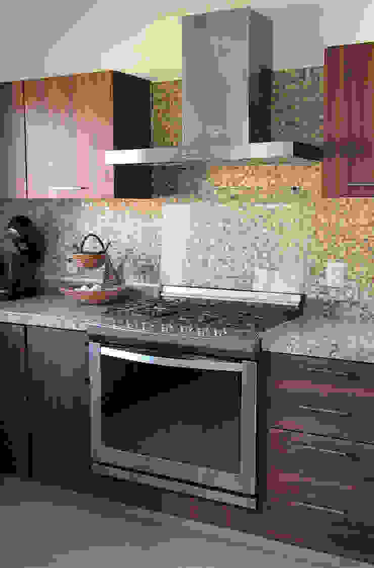 Amarillo Interiorismo КухняШафи і полиці