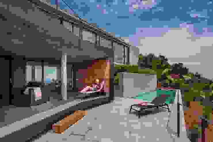 Fachada principal de Howa. VelezCarrascoArquitecto VCArq Casas modernas