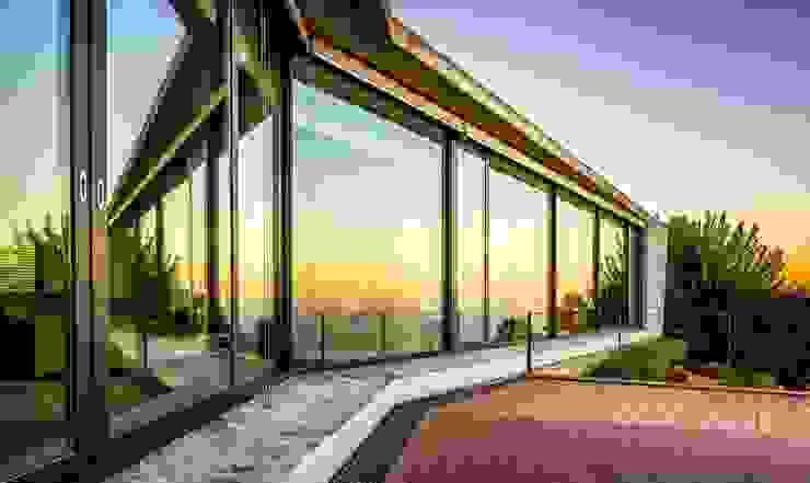 Belleza especular. VelezCarrascoArquitecto VCArq Puertas y ventanas de estilo moderno