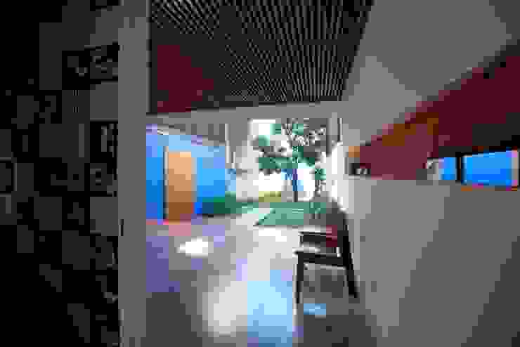 Sobrado 1939 Ana Sawaia Arquitetura Varandas, alpendres e terraços modernos