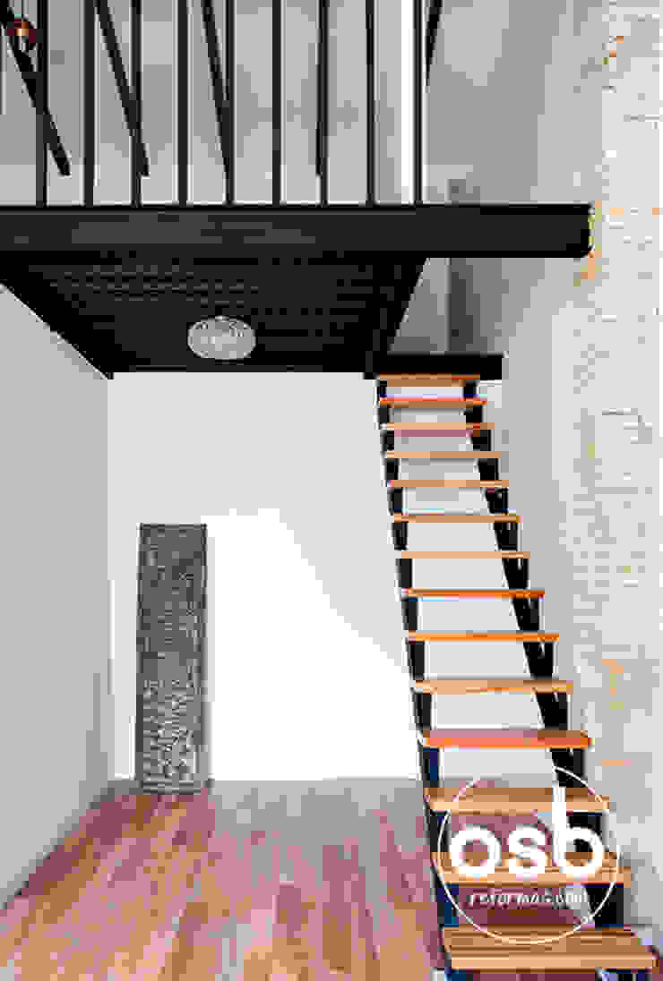 lucía, osb arquitectos osb arquitectos Ausgefallener Flur, Diele & Treppenhaus