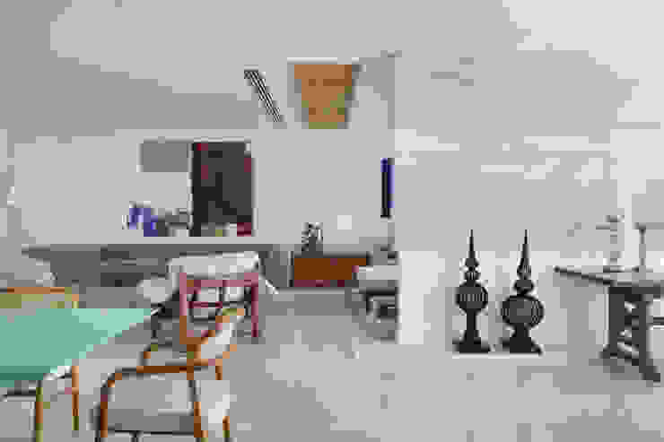 Arquitetura Residencial | Casa de luxo na Barra da Tijuca Leila Dionizios Arquitetura e Luminotécnica Salas de jantar modernas