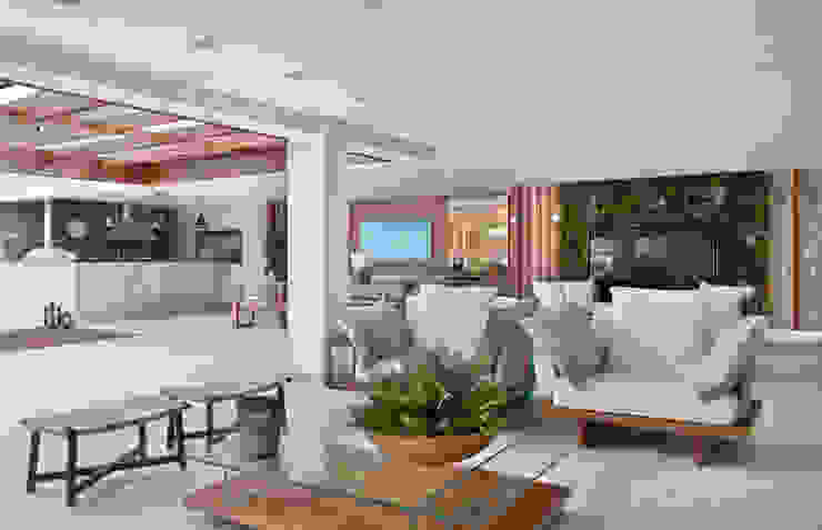 Arquitetura Residencial | Casa de luxo na Barra da Tijuca Leila Dionizios Arquitetura e Luminotécnica Casas modernas