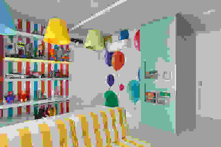 Arquitetura Residencial | Casa de luxo na Barra da Tijuca Leila Dionizios Arquitetura e Luminotécnica Quarto infantil moderno