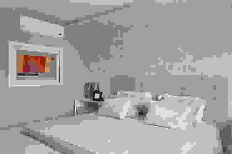 Arquitetura Residencial | Casa de luxo na Barra da Tijuca Leila Dionizios Arquitetura e Luminotécnica Quartos modernos