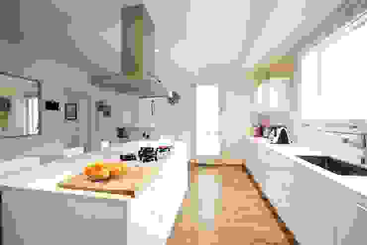 Prospettiva cucina bianca Modularis Progettazione e Arredo Cucina moderna