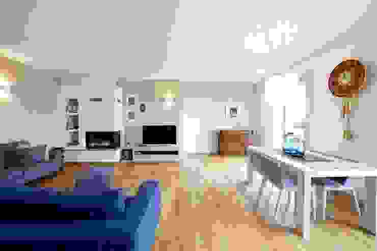 Modularis Progettazione e Arredo 미니멀리스트 거실