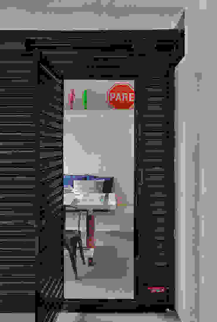 Studio ro+ca Industriale Fenster & Türen