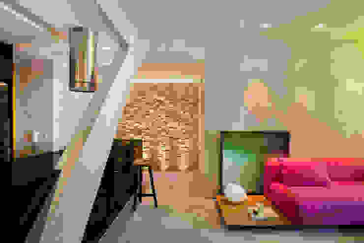 Studio ro+ca Industriale Wohnzimmer