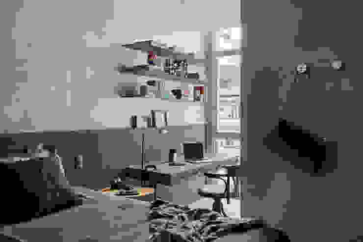 Studio ro+ca Industriale Schlafzimmer