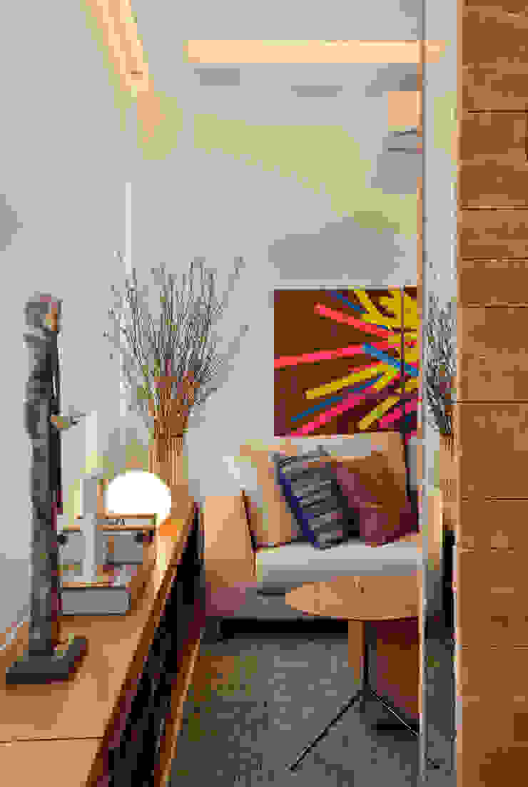 Salas de estar clássicas por Studio ro+ca Clássico