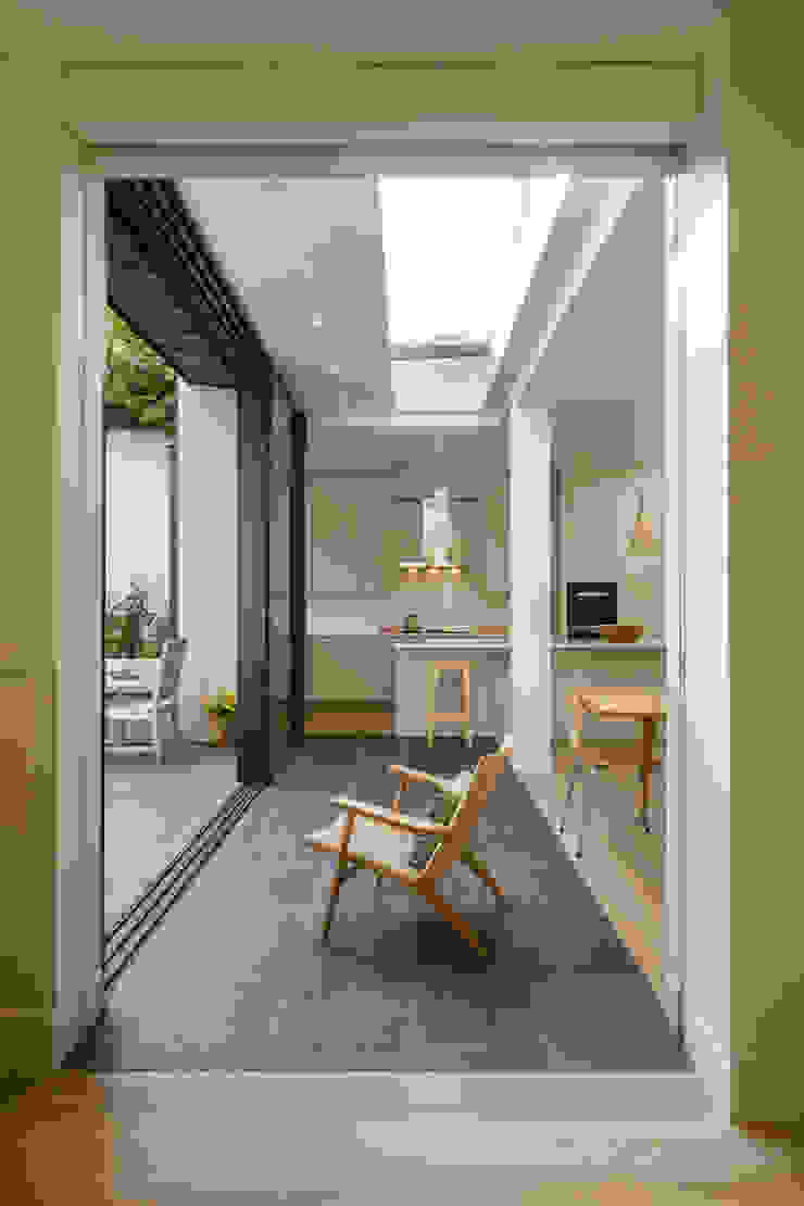 Muswell Hill House 1, London N10 Jones Associates Architects Кухня в стиле модерн