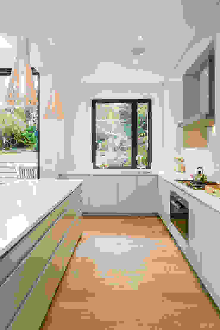Muswell Hill House 1, London N10 Jones Associates Architects Кухня в стиле модерн