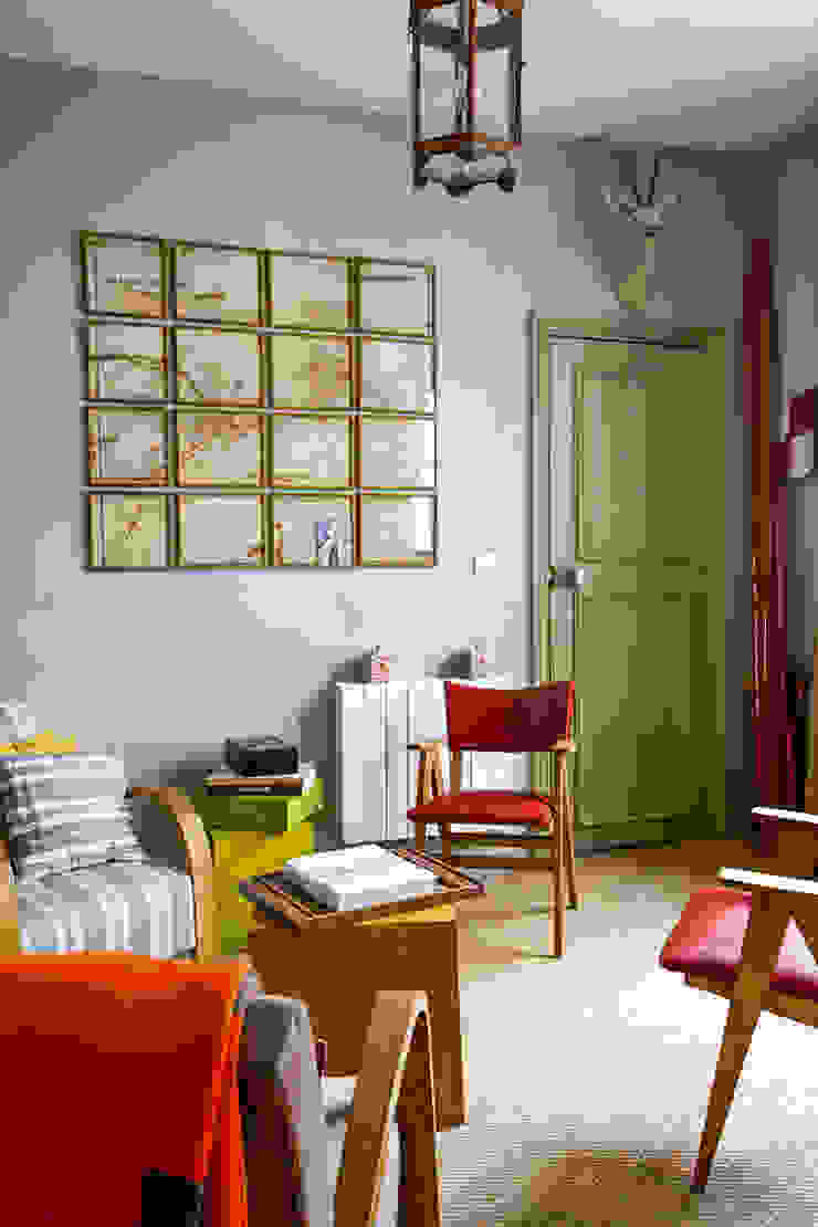 Jean-Bastien Lagrange + Interior Design Moderne Wohnzimmer