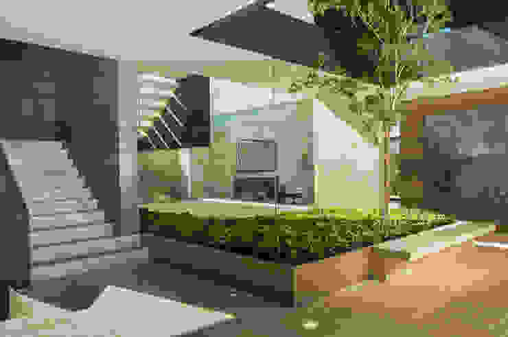 ML Residence Gantous Arquitectos Коридор