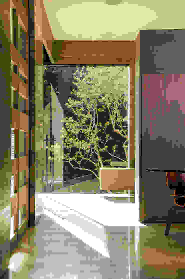 ML Residence Gantous Arquitectos Парадні двері