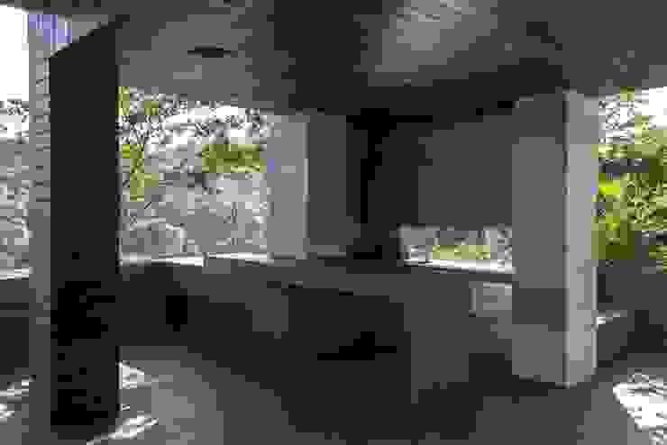 BB Residence Gantous Arquitectos Modern balcony, veranda & terrace