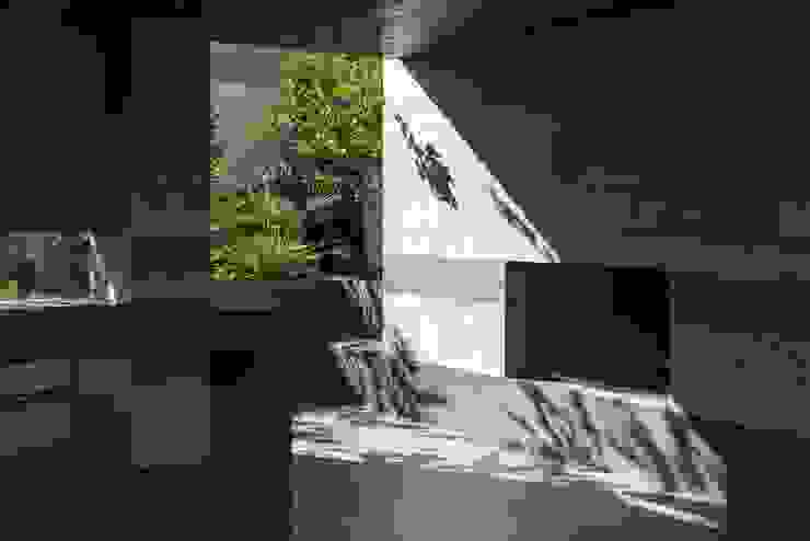 BB Residence Gantous Arquitectos Modern balcony, veranda & terrace