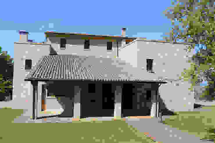 Studio di Bioarchitettura Brozzetti Adriano Country style balcony, porch & terrace