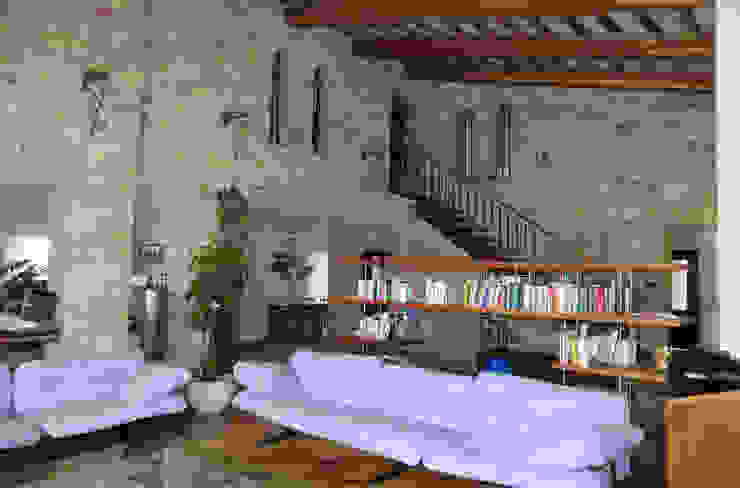 Villa in Campagna ad Assisi, Studio di Bioarchitettura Brozzetti Adriano Studio di Bioarchitettura Brozzetti Adriano Living room