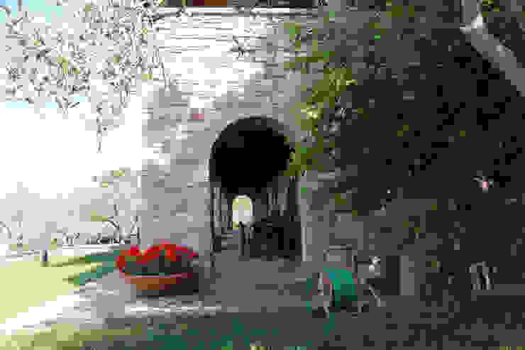 Studio di Bioarchitettura Brozzetti Adriano Country style balcony, porch & terrace