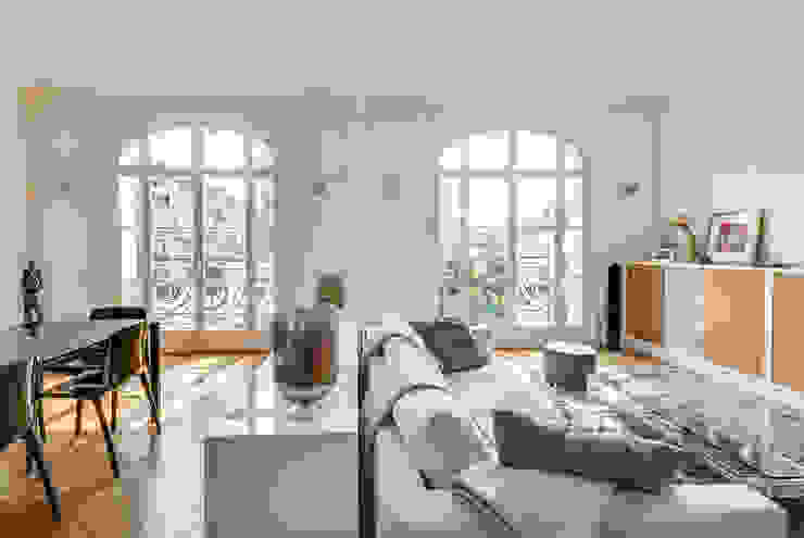 Salas de estar modernas por ATELIER FB Moderno